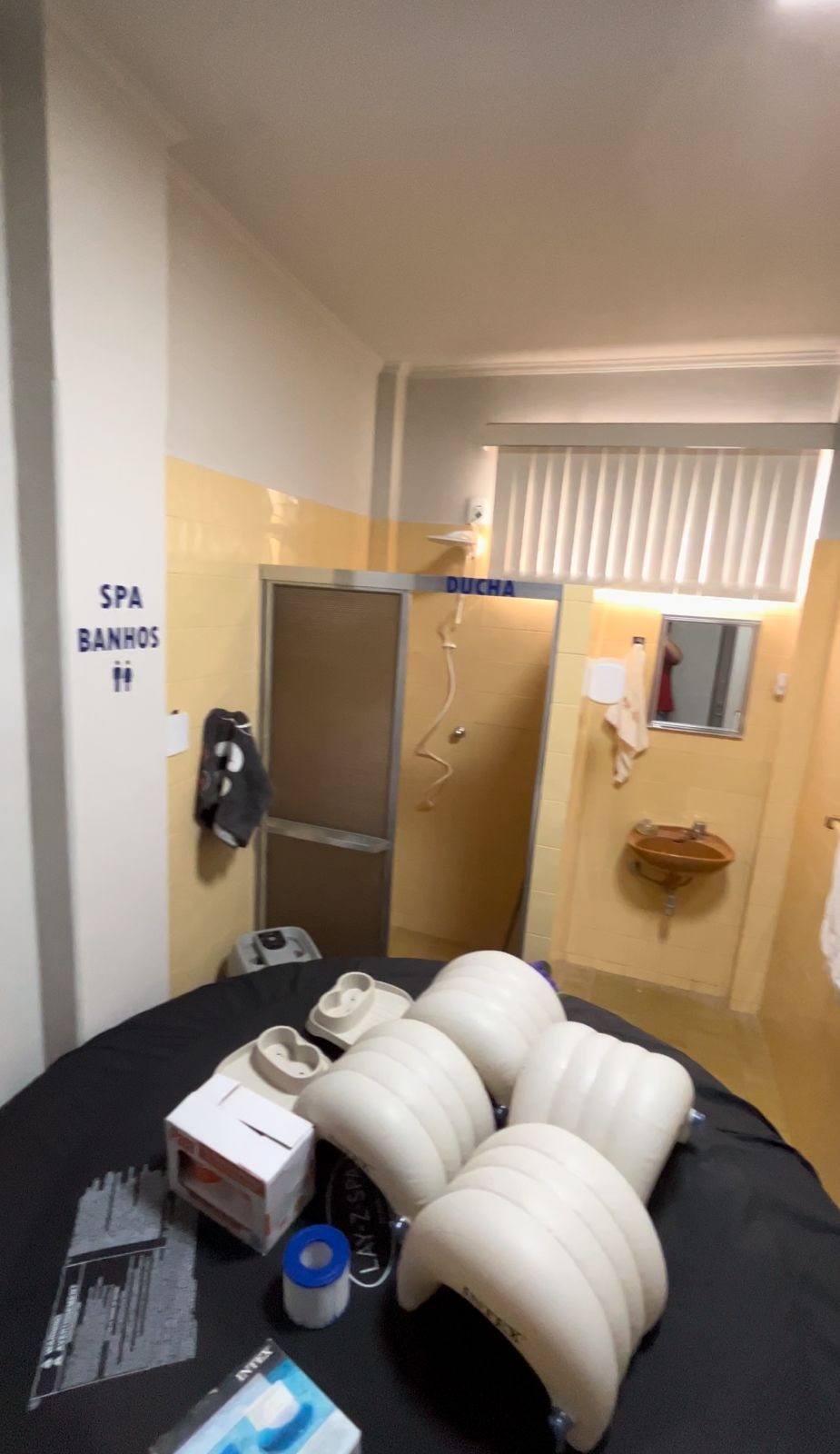 Sala de Banhos e Banheiros